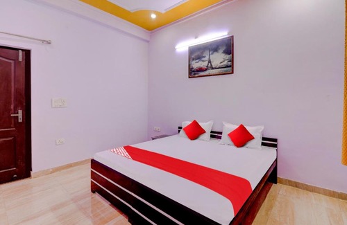 Mathura Hotel | OYO Flagship Vrinda Dhaam
