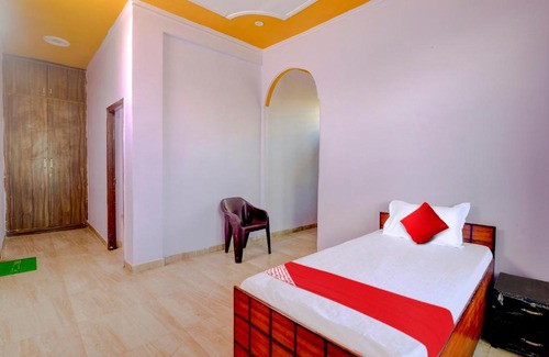 Mathura Hotel | OYO Flagship Vrinda Dhaam