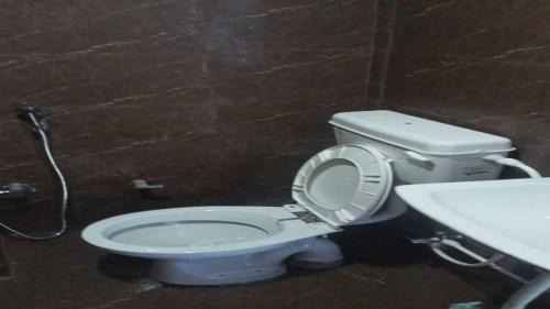 Faizabad Hotel | OYO Royal Ayodya Guest House