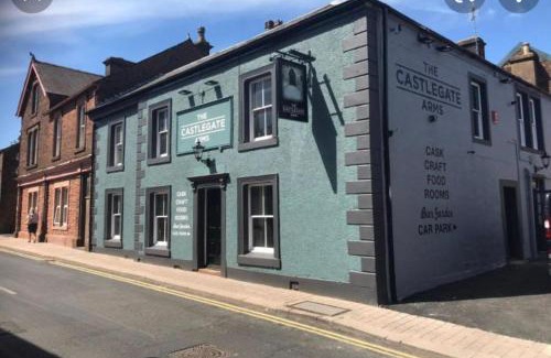 Penrith Hotel | OYO The Castlegate Arms