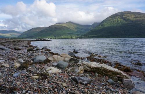 Onich Hotel | OYO The Lodge On The Loch Onich