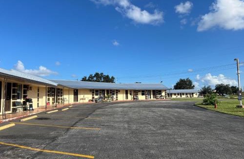 Lake Wales Hotel | OYO Tower View Motel