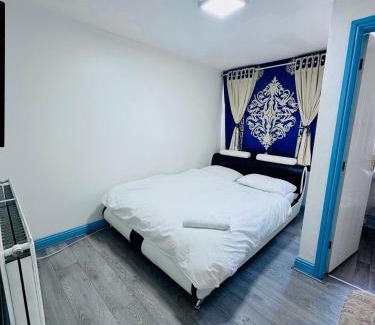 Bolton Bed & Breakfast | OYO Unique Private Rooms - Bolton Central, Free Parking