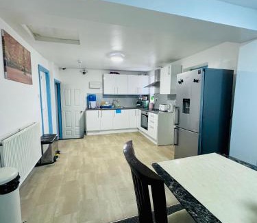 Bolton Bed & Breakfast | OYO Unique Private Rooms - Bolton Central, Free Parking
