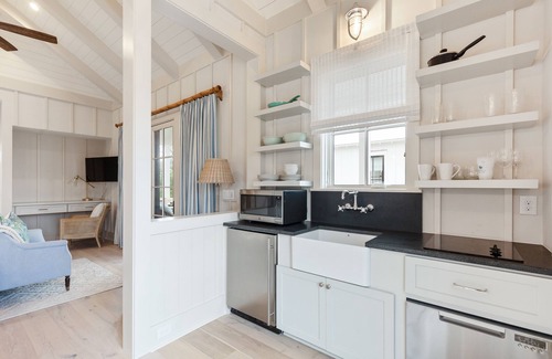 Johns Island House | "Oystercatcher” (3039 Southerly Way) 2 person creekside bungalow at Kiawah River