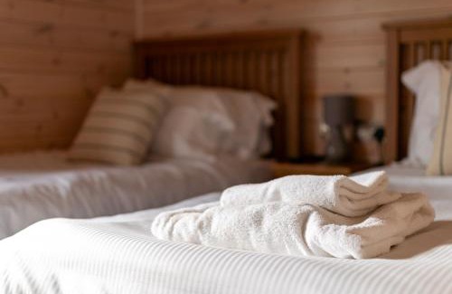 West Tanfield Ski Chalet | Oystercatcher Lodge Riverdale