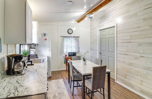 Harrison Apartment | 'Ozark Escapes Cabin' w/Mtn Views in Harrison