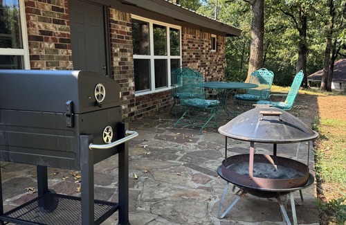 Pelsor House | Ozark Foothills Country HomenNewly Remodeled