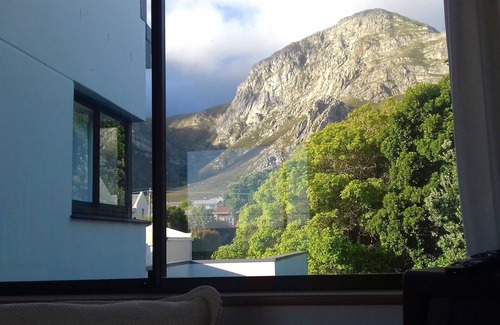 Voelklip House | Ozeana Hermanus holiday home