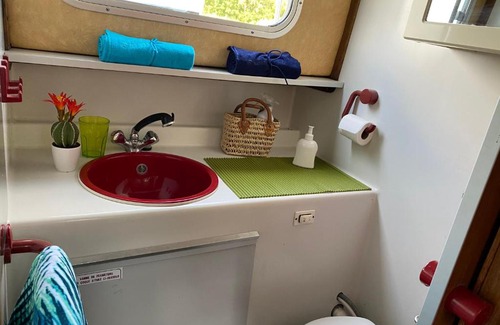 Saint-Symphorien-sur-Saone Boat Rental | Péniche St Remy