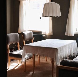 Poessneck Apartment | Pößnecker Werkstätten -Tessenow Wohnung