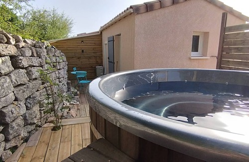 Orgnac-l'Aven Apartment | P'tit Independent Studio of 14m² with Private Nordic Bath Spa