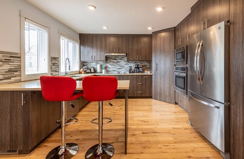 Teepee Town House | P1 - Private Hot Tub - 3 Bedroom Home - Mountain View