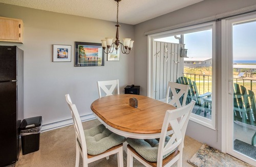 Gearhart Condo | P464 2 Bedroom, Stairs down to the unit, PET FRIENDLY, single level building