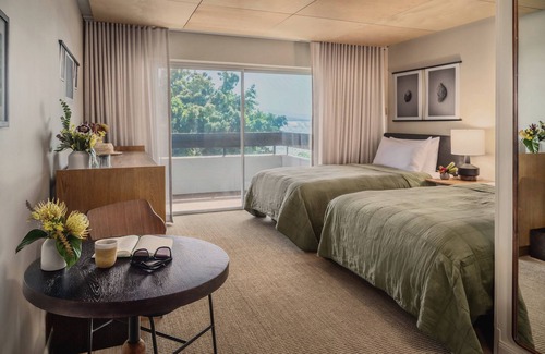 Historic Kailua Village Hotel | PACIFIC 19 Kona