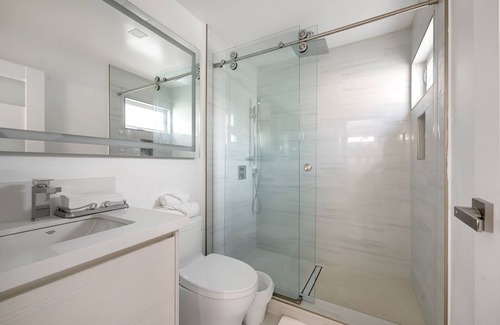 Santa Monica Canyon Apartment | Pacific Coast - Oceanfront Living Studio-A