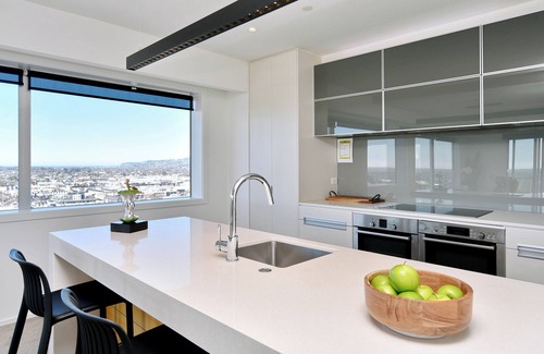 Christchurch City Centre Apartment | Pacific Horizon - Luxury Sky Suite 19th Floor City Views