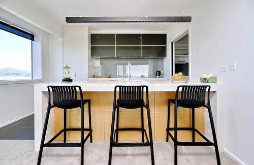 Christchurch City Centre Apartment | Pacific Horizon - Luxury Sky Suite 19th Floor City Views