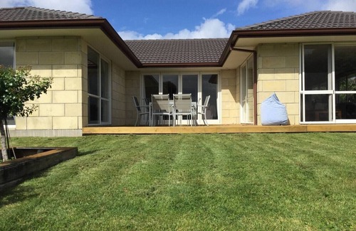 Athenree House | Pacific Vistas