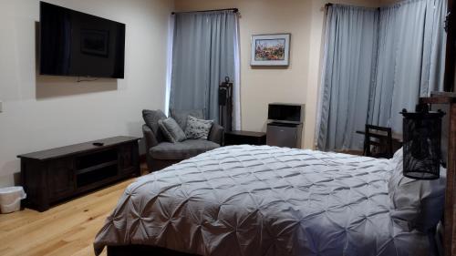 Downtown Skagway Hotel | Pack Train Inn