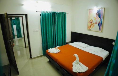 Chirayinkil Hotel | Padmatheertham Inn