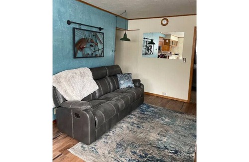 Mullan House | Page Cottage, Hiawatha ride, skiers paradise, bicyclists hub, scenic & hot tub!