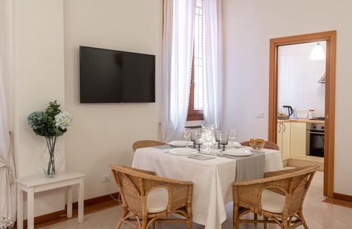 Historic Center Apartment | Paglia Tre, 2 bedroom apartment in the center of Bologna