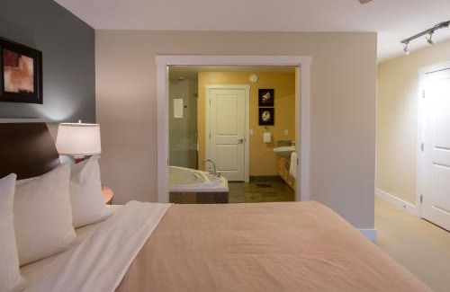 Madeira Park Resort | Painted Boat Resort Spa and Marina