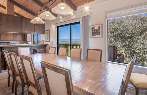 Watsonville House | Pajaro Dunes Resort: Family friendly home for 12 just steps away from the water!