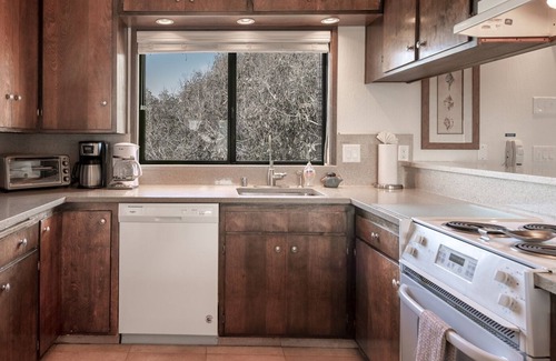 Watsonville House | Pajaro Dunes Resort: Family friendly home for 12 just steps away from the water!