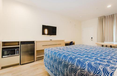 North Shore Hotel | Palace Inn Blue Federal Road