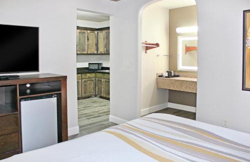 Spring Branch Hotel | Palacio Royale Houston NW at Beltway 8