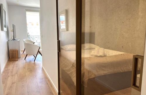 Cannes City Centre Apartment | Palais Miramar Croisette 2 BRD Gold Suite