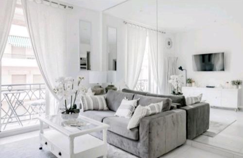 Cannes City Centre Apartment | PALAIS MIRAMAR CROISETTE APART 1 MIN CARLTON