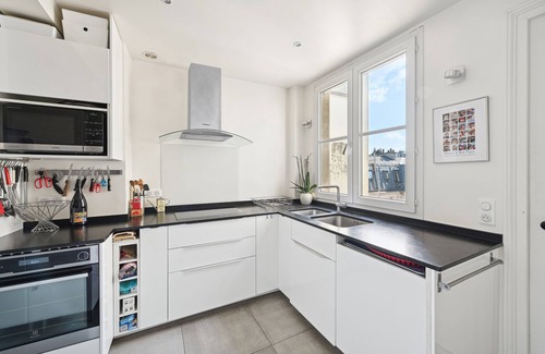 Porte-Dauphine Apartment | Palatial by the Park, by Veeve