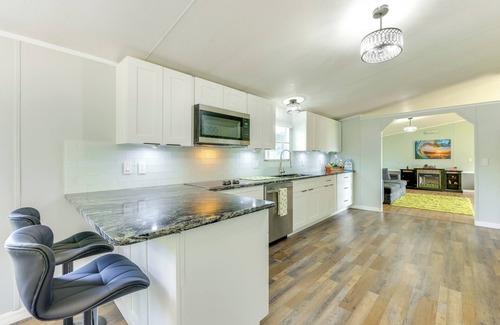 Palatka House | Palatka Hideaway w/Fireplace & Private Porch