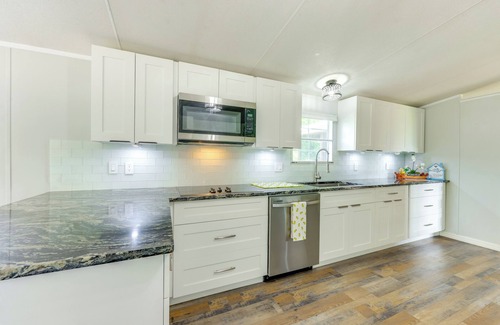 Palatka House | Palatka Hideaway w/Fireplace & Private Porch