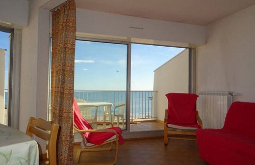 Palavas-les-Flots Apartment | Palavas 1BR cabin top floor, double terrace, private parking