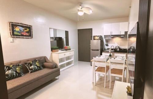 Puerto Princesa City Centre Apartment | Palawan 2BR Staycation with Swimming Pool, Gym & Parking - B1 5Kunzite