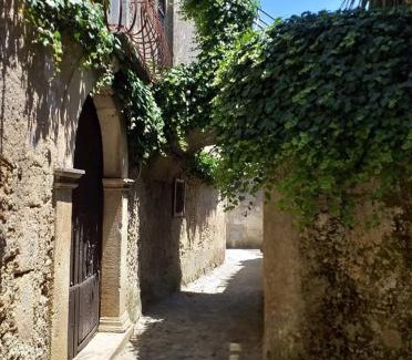 Gerace House | Palazzo Caracciolo