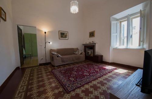Volterra Apartment | Palazzo De Luigi