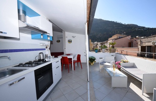 Castellammare del Golfo Apartment | Palazzo TAORMINA apartment with sea view - castellammare del golfo