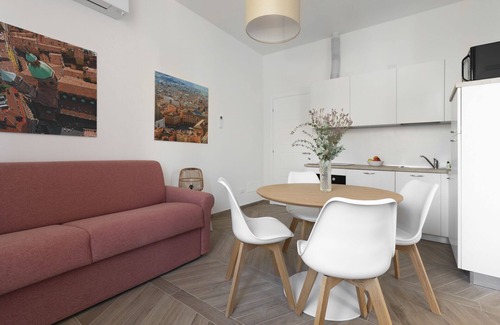 San Donato-San Vitale Apartment | Palazzo Pedretti 102, Brand New Apt Close To Centre By Halldis