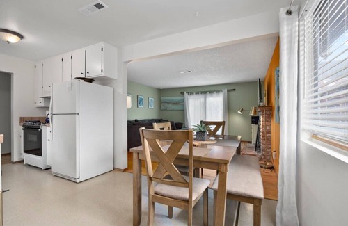 Opal Cliffs House | Palisades Cottage -Dog Friendly