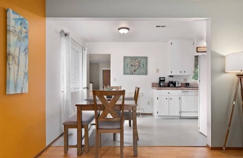 Opal Cliffs House | Palisades Cottage -Dog Friendly