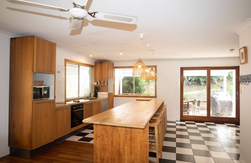 Point Lookout House | Palm Beach House - Spacious low set house high up on Tramican Street