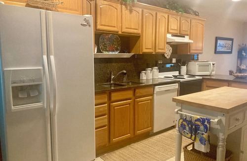 Juno Beach Apartment | PALM BEACH INTRACOASTAL WATERFRONT - EVERYDAY IS A BOAT PARADE! 5 Star