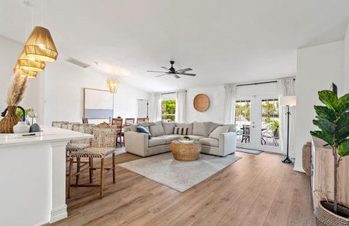 Caloosahatchee House | Palm Breeze Villa Cape Coral Heated Pool