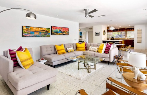 Vista Las Palmas House | Palm Grove - Luxury Mid Mod Vacation Home!