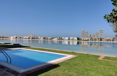 Palm Jumeirah Villa | Palm Signature High Number Sunset views near the Tip